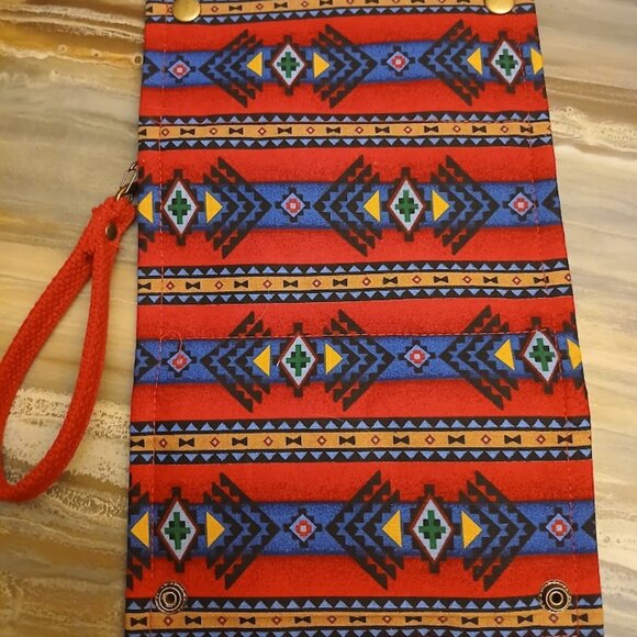 New Southwestern Clutch Wristlet Wallet Red Blue Geometric Trifold Zip Pouch - Picture 7 of 8